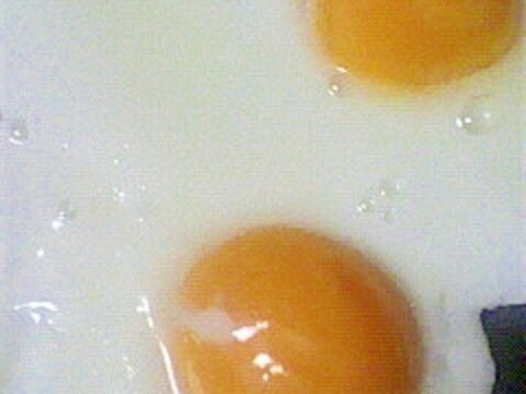 冷凍卵1つ　小さな目玉焼き
